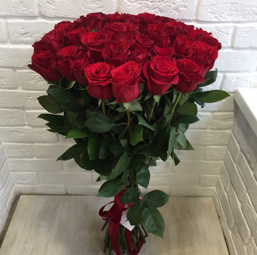 Букет Красные розы Гран При в Абраме-Тюбе