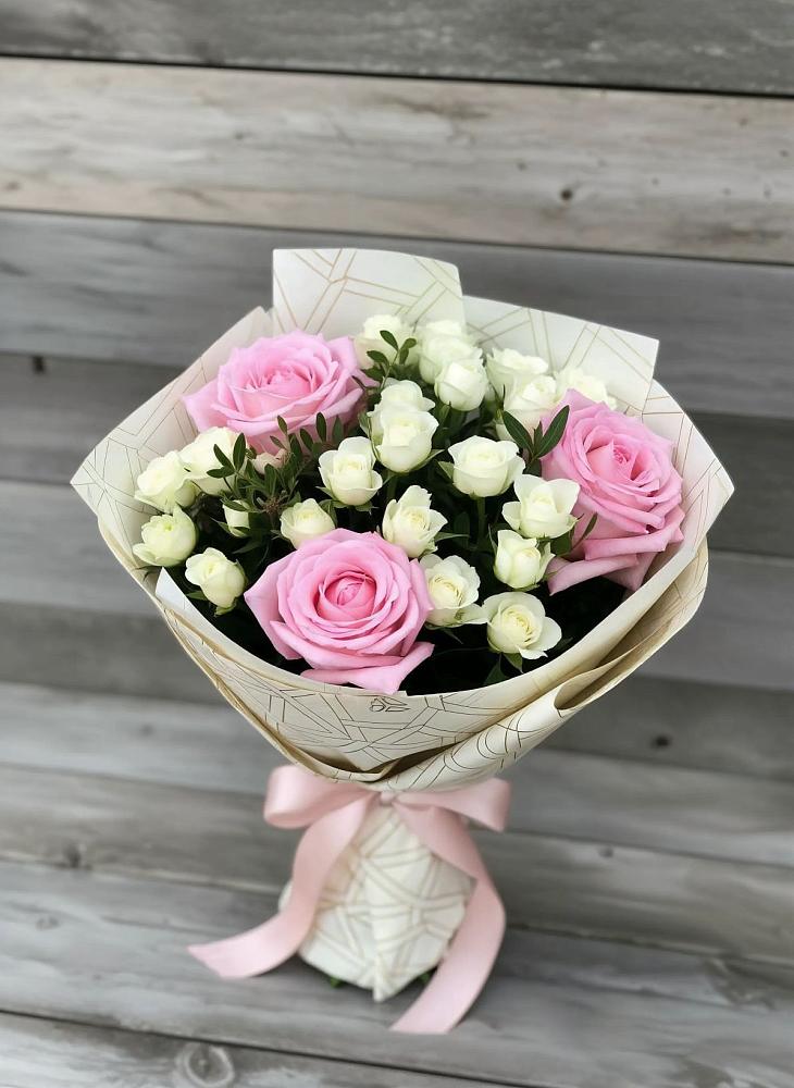 Букет цветов из: Розы в Абраме-Тюбе