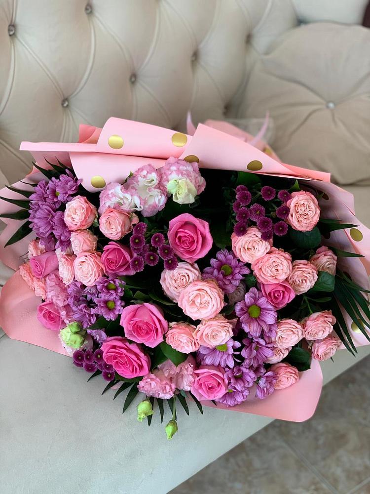 Букет цветов из: Хризантемы, Розы и Лизиантусы в Абраме-Тюбе