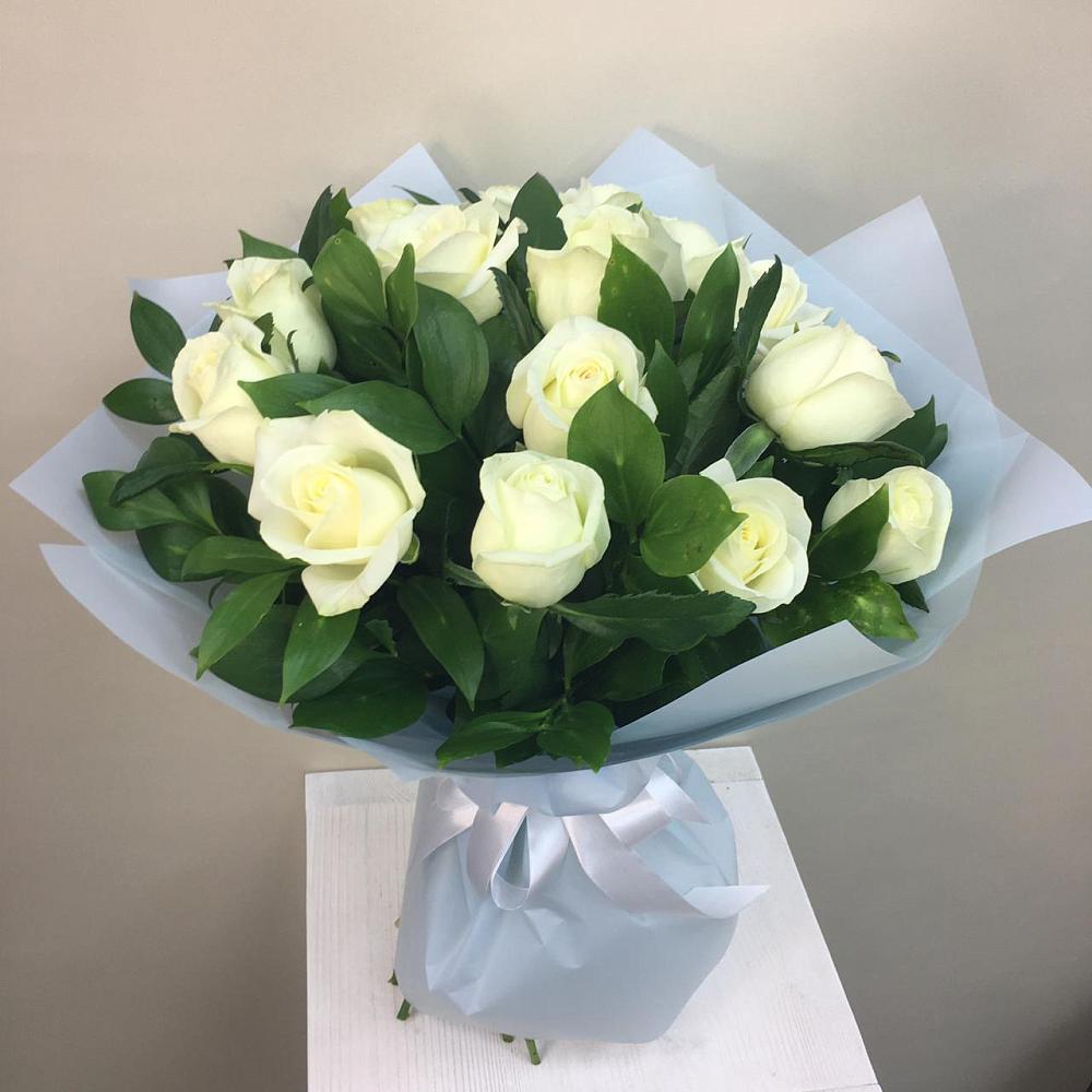 Букет 15 Белых роз Проуд в Абраме-Тюбе