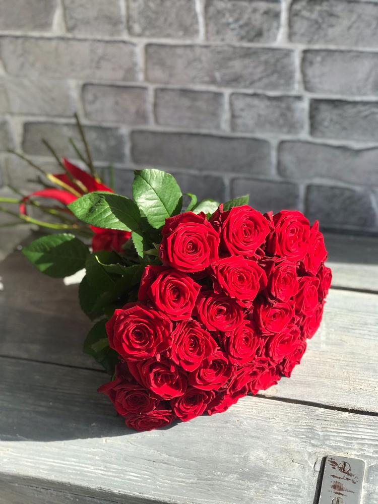 Букет Красные розы Фридом в Абраме-Тюбе