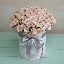 Цветочная композиция из Розы в шляпной коробке в Абраме-Тюбе