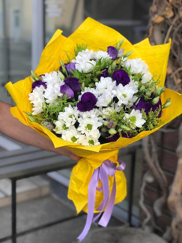 Букет цветов из: Ирисы, Хризантемы и Ромашки в Абраме-Тюбе