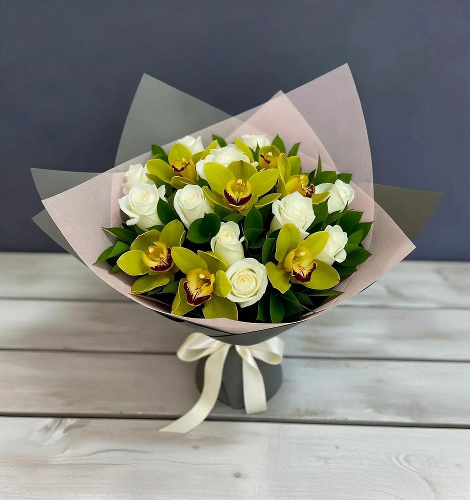 Букет цветов из: Орхидеи и Розы в Абраме-Тюбе