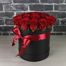 Цветочная композиция из Розы в шляпной коробке в Абраме-Тюбе