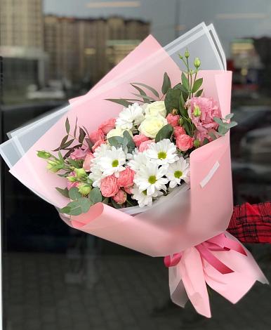 Букет цветов из: Розы, Лизиантусы и Хризантемы в Абраме-Тюбе