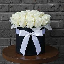 Цветочная композиция из Розы в шляпной коробке #REPLACE_PRED# Абраме-Тюбе