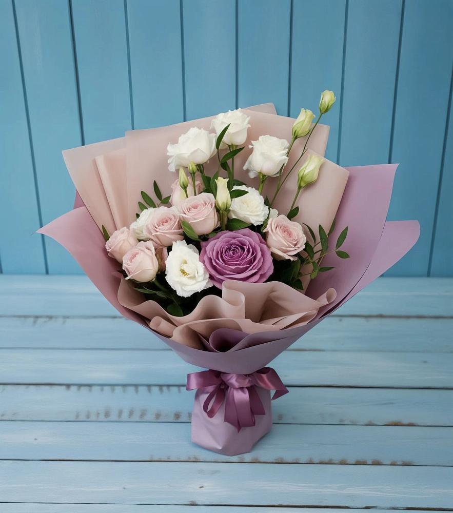 Букет цветов из: Розы и Лизиантусы в Абраме-Тюбе